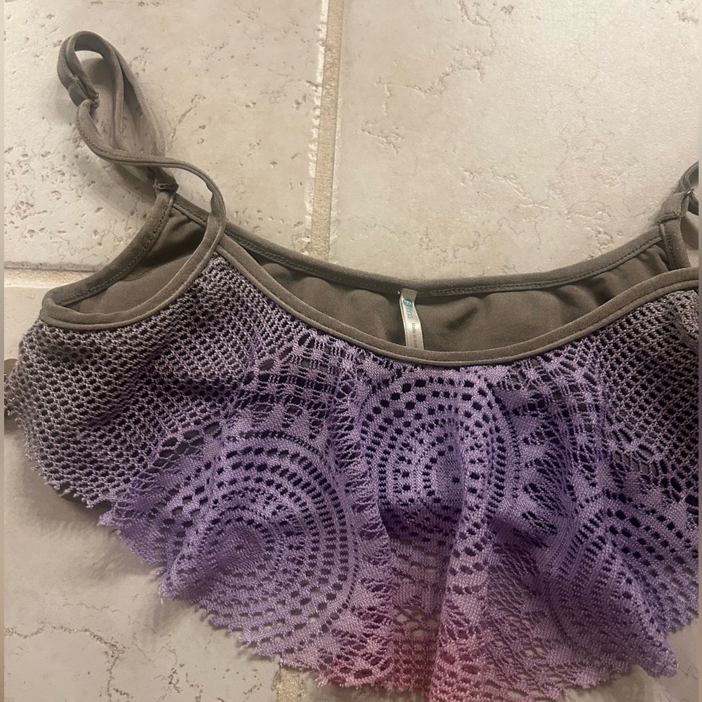Purple and Pink Lace Bralette set. Top is large and bottom is XS